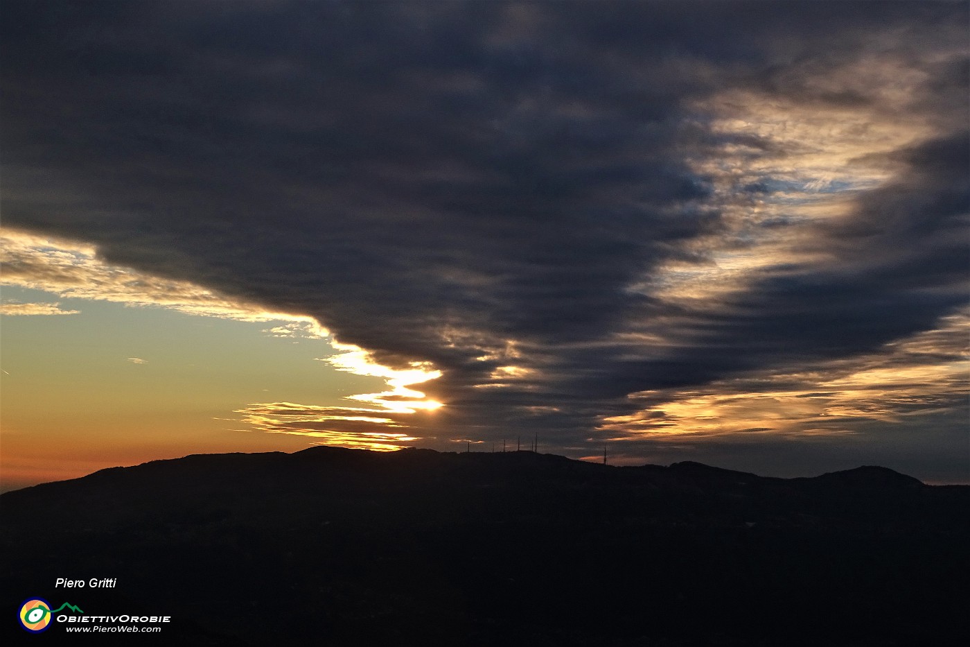 87 Il sole tramonta sul Linzone.JPG